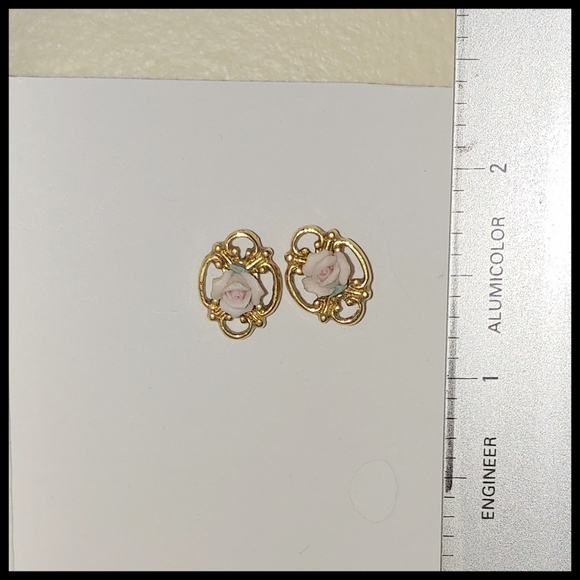 Vintage Small Pale Pink Rose Post Earrings - Picture 2 of 4